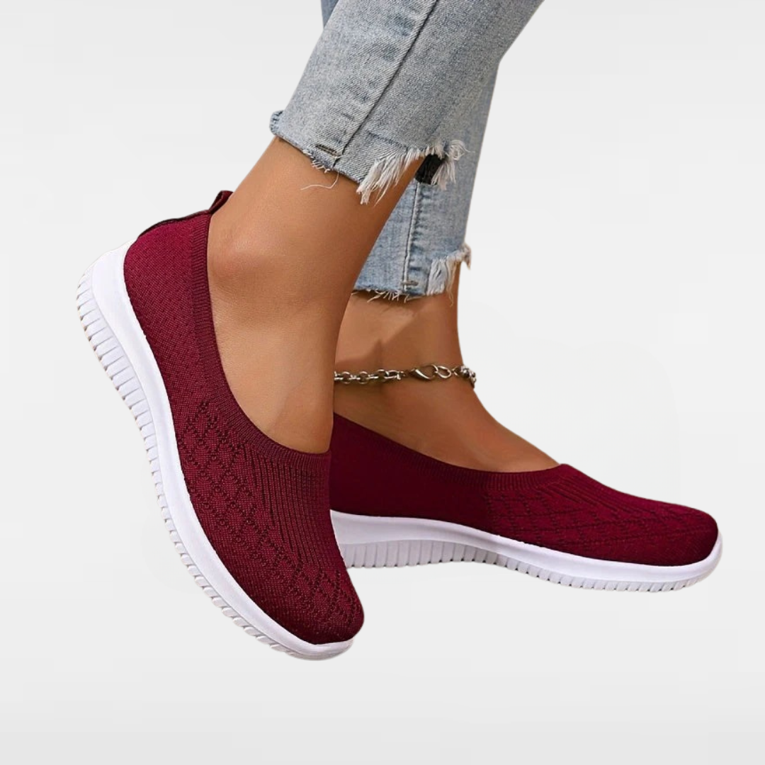 Non-slip knit slip-on shoes, burgundy with white rubber sole