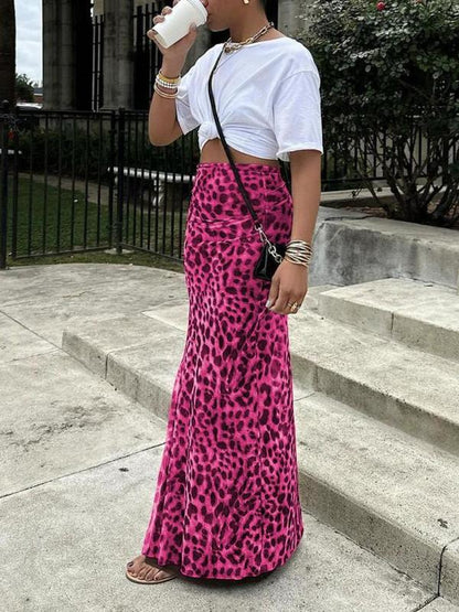 Leopard print high-waist bodycon skirt, magenta/pink with black spots