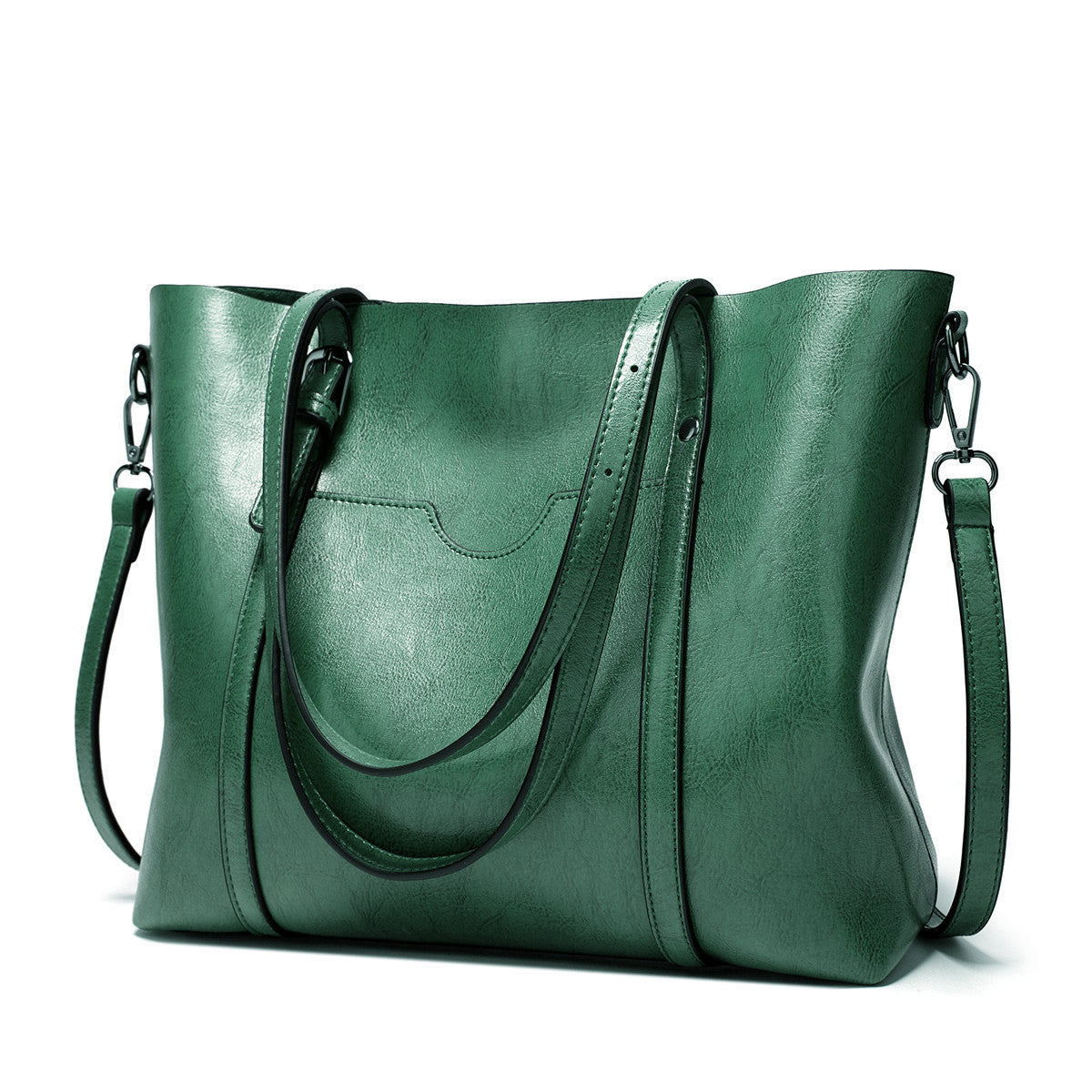 Women’s leather-look crossbody bag in green, with top flap and adjustable shoulder strap.