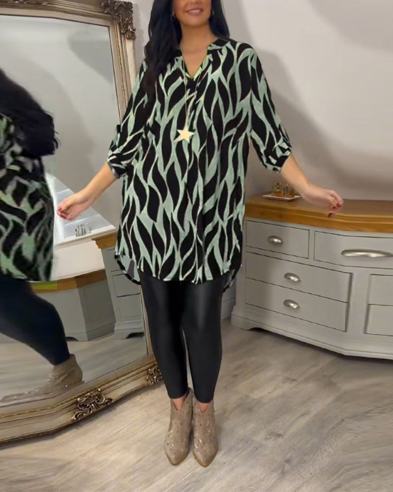 ALEXANDRA™ women’s printed loose-fit top, dark base with pink-and-cream abstract zebra pattern