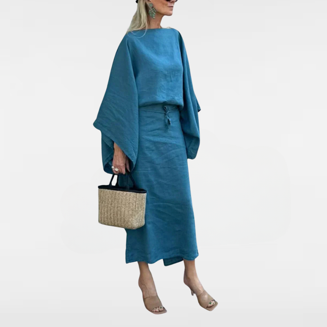 Maxi kimono-style dress, blue with loose sleeves and cinched tie waist