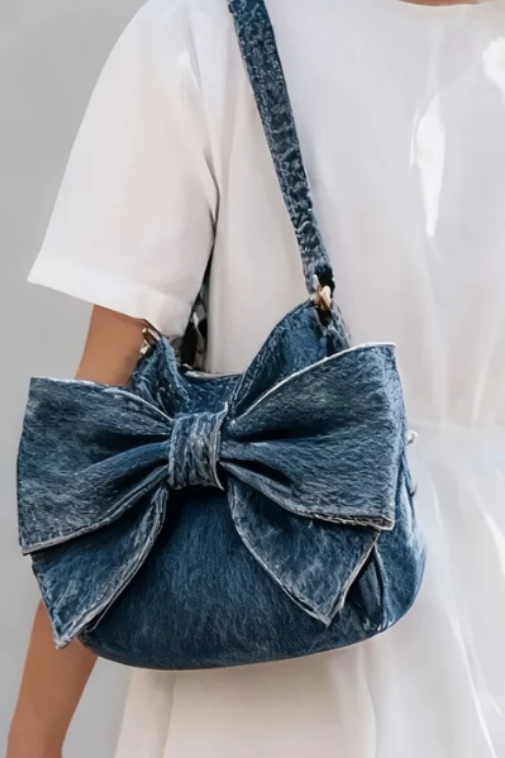 Anika | Retro Bow Bag Lawrence Toronto