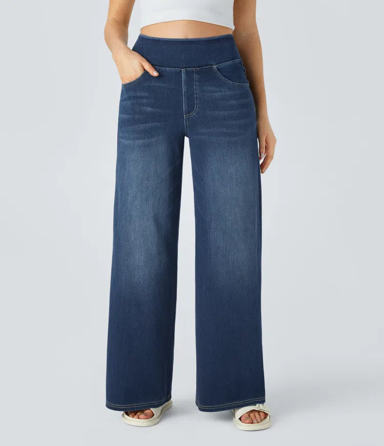 Relaxed wide-leg jeans in blue denim with front pockets and wide straight legs