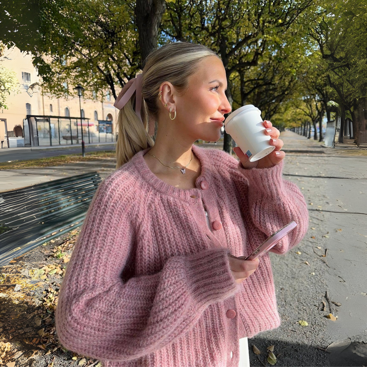 Dusty rose button-front round-neck long-sleeve chunky knit cardigan