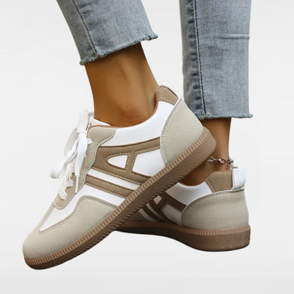 CHANTAL sneakers beige/white, heel and side view, white laces