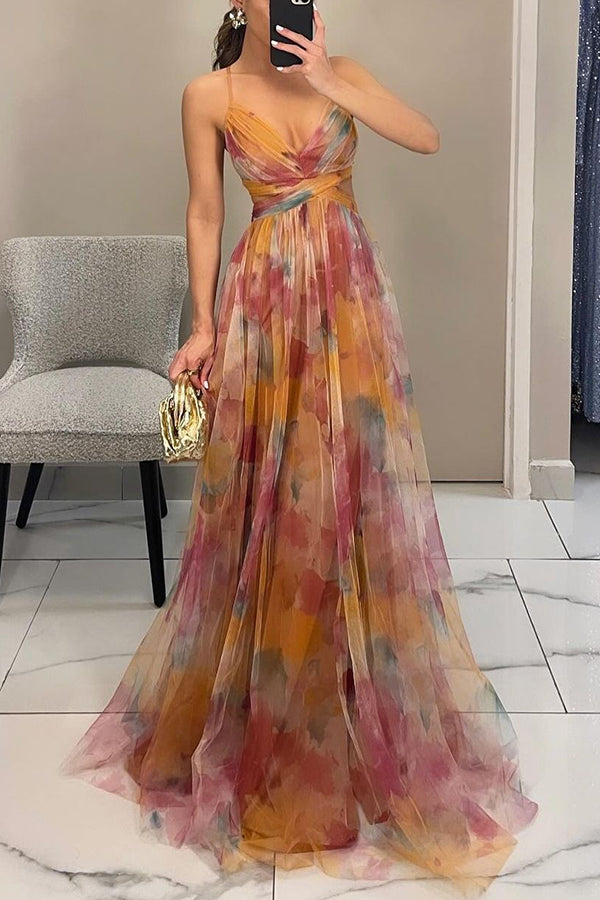 Multicolor maxi dress with V-neck and fitted waist, sheer pleated skirt