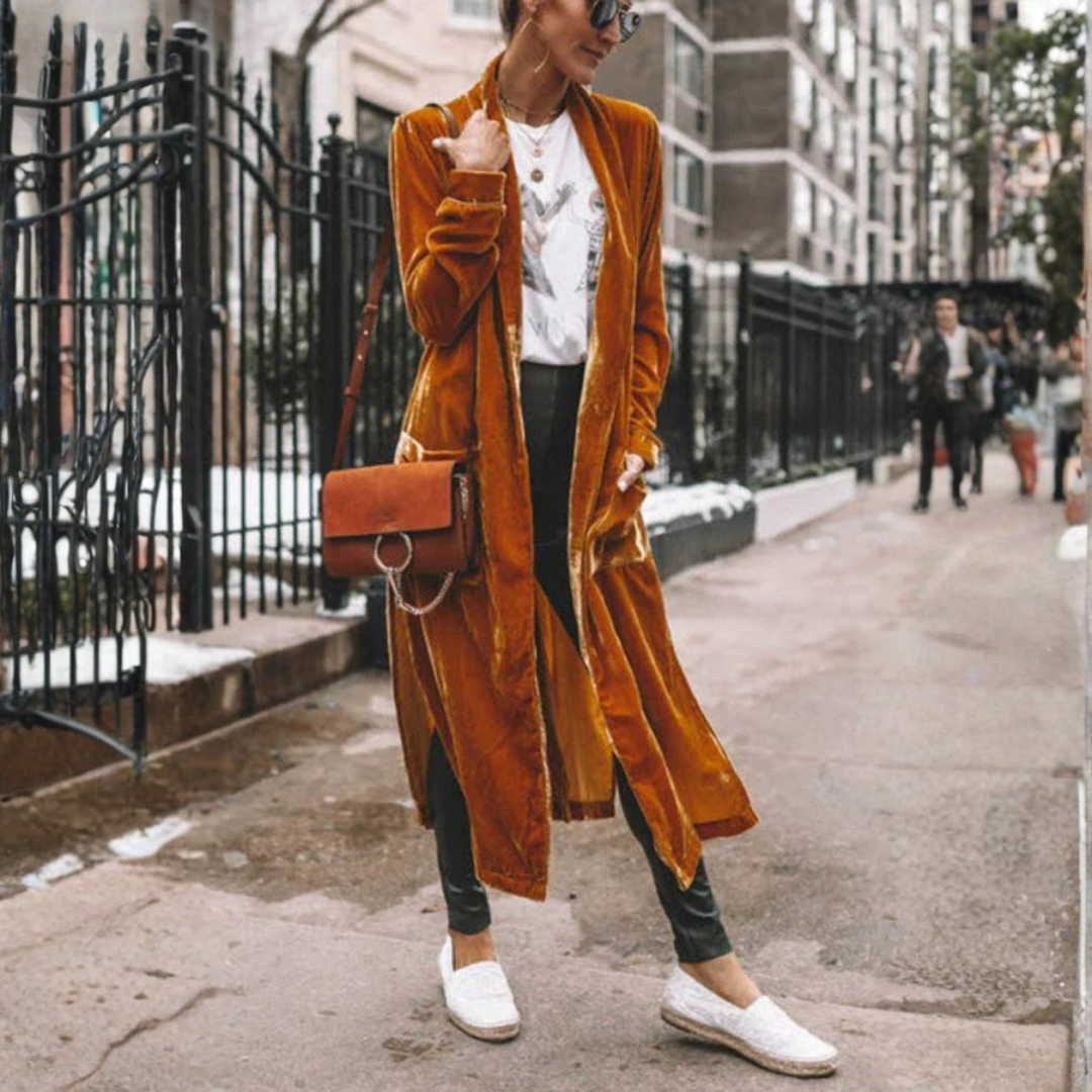 Longline coat in gold velvet with open front and side slit hem
