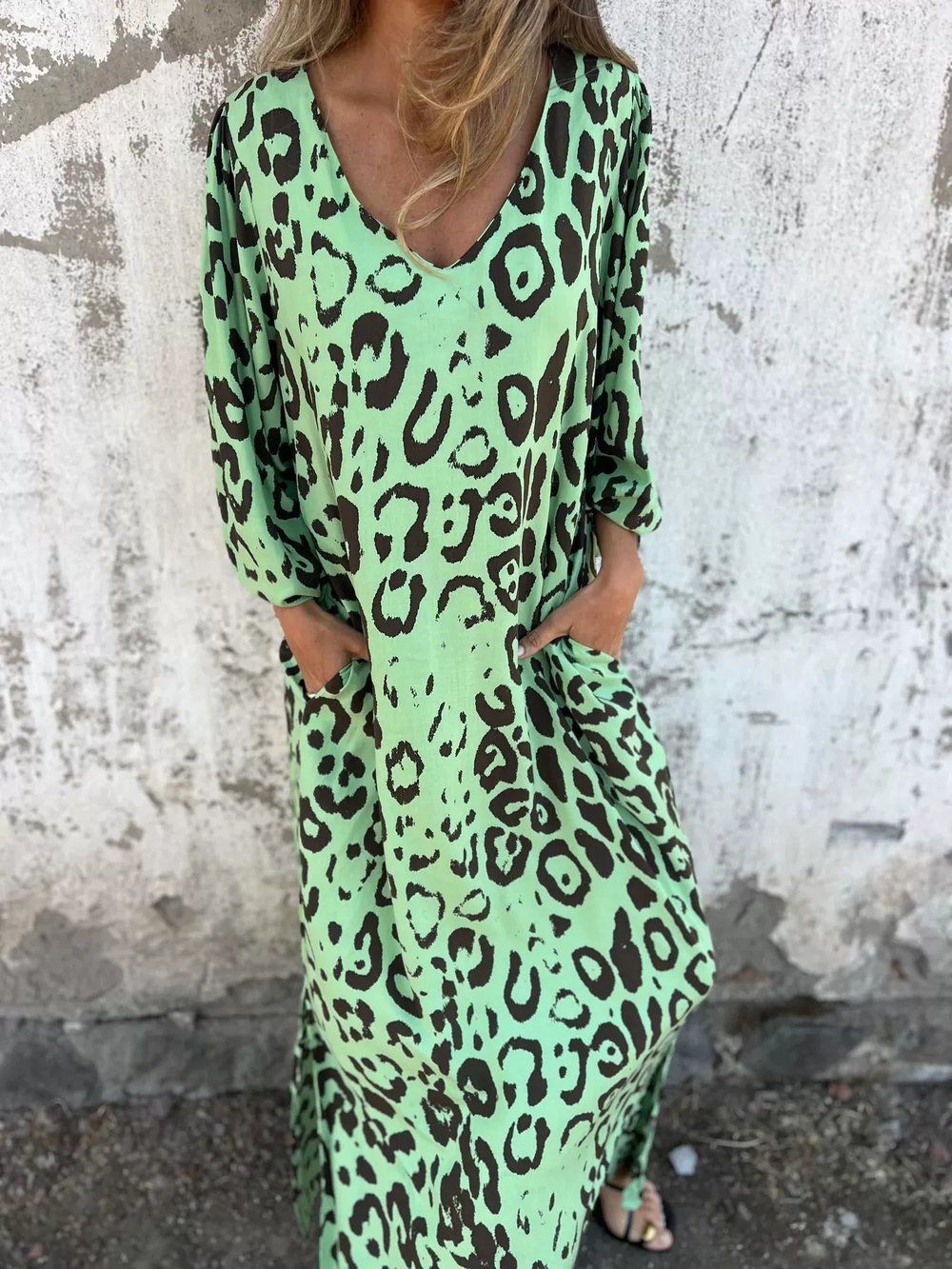 Green leopard print long-sleeve maxi dress with V-neck and side pockets