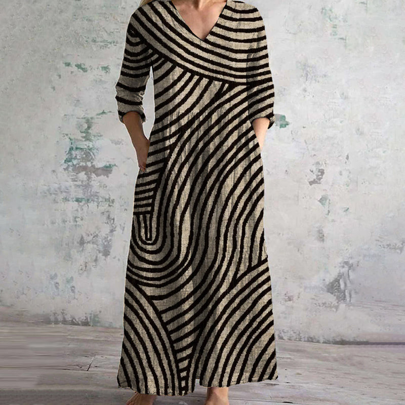 Effortless maxi dress with V-neck and long sleeves, black and cream striped pattern