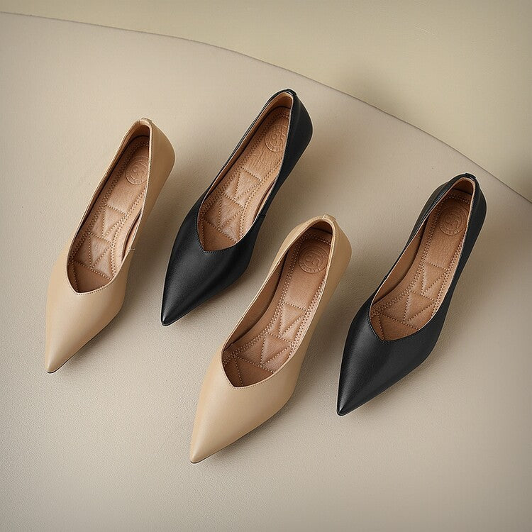 Set of pointed-toe pumps in beige and black, quilted insole