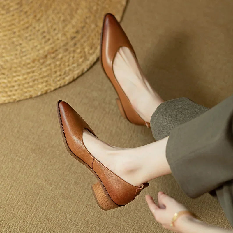 Classic pumps in brown leather-look with almond toe and low wooden block heel