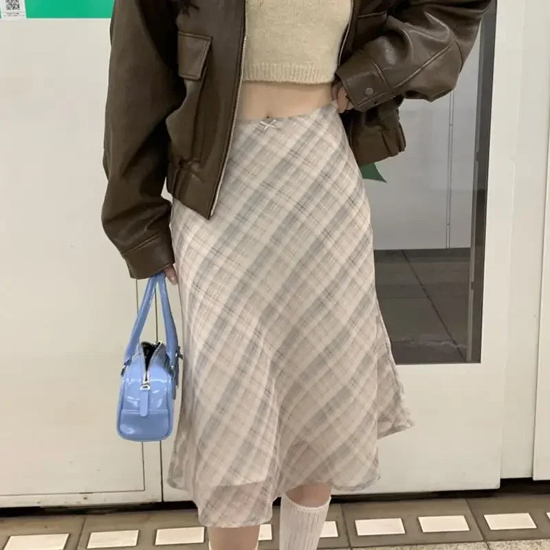 Plaid midi skirt in light gray with blue-gray check pattern, elastic waistband