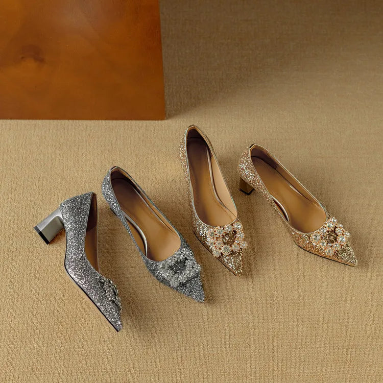 Gloria glitter pumps set with pointed toe, silver and gold sparkly finish, block heel