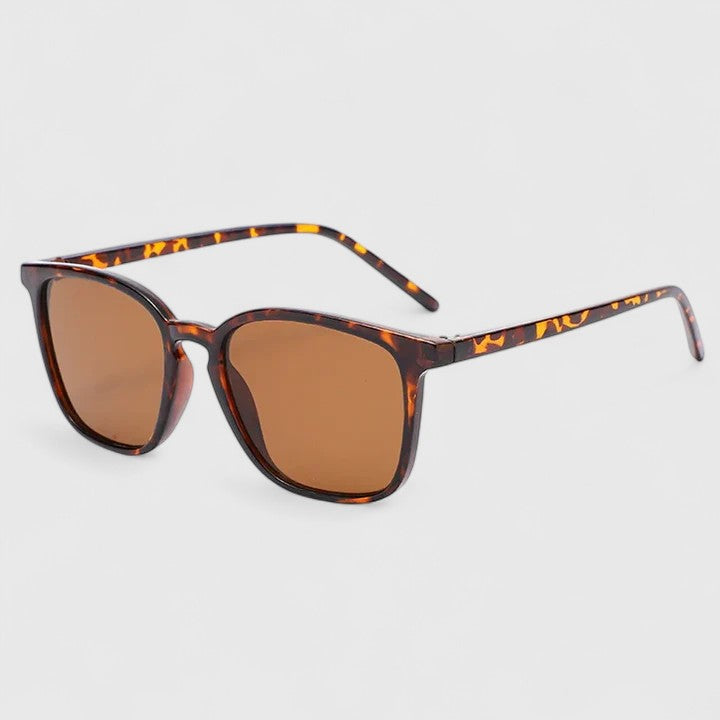 Sophisticated sunglasses, tortoiseshell frame with warm brown lenses