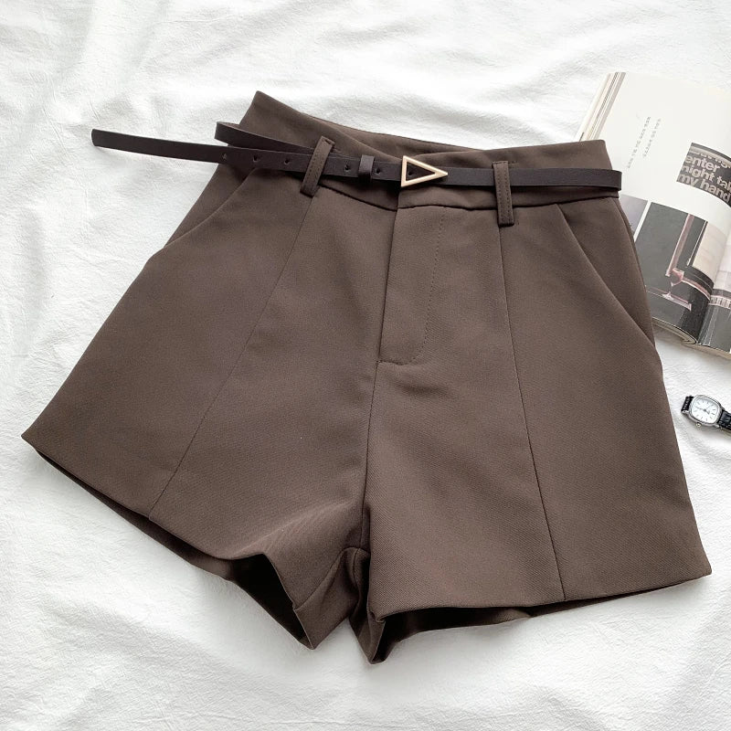 Mocha high-waist shorts with front crease and faux leather belt with gold buckle