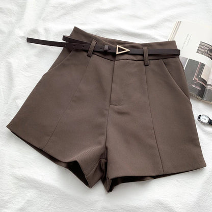 Mocha high-waist shorts with front crease and faux leather belt with gold buckle