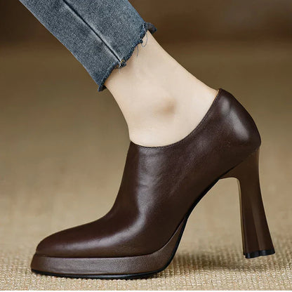 Brown leather-look heeled pumps with side zipper and block heel