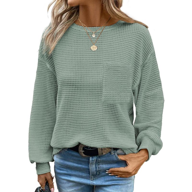 Green oversized long-sleeve crewneck blouse with waffle knit texture and chest pocket