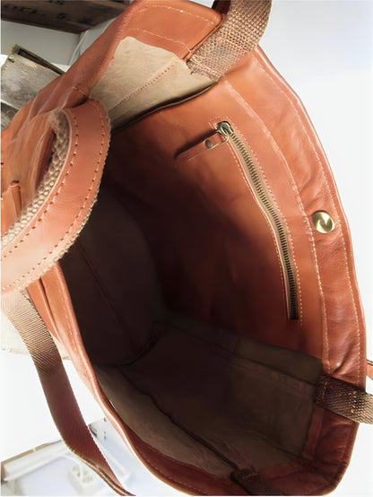 Aria™ leather tote bag interior, zip pocket with metal zipper and lining