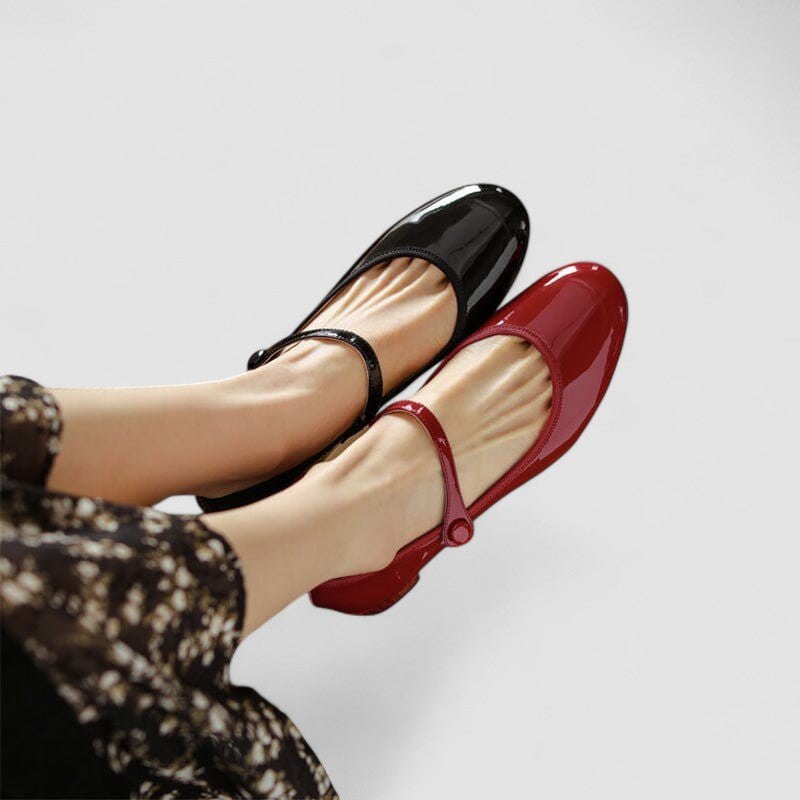 Mary Jane shoes in red and black with ankle strap and block heel