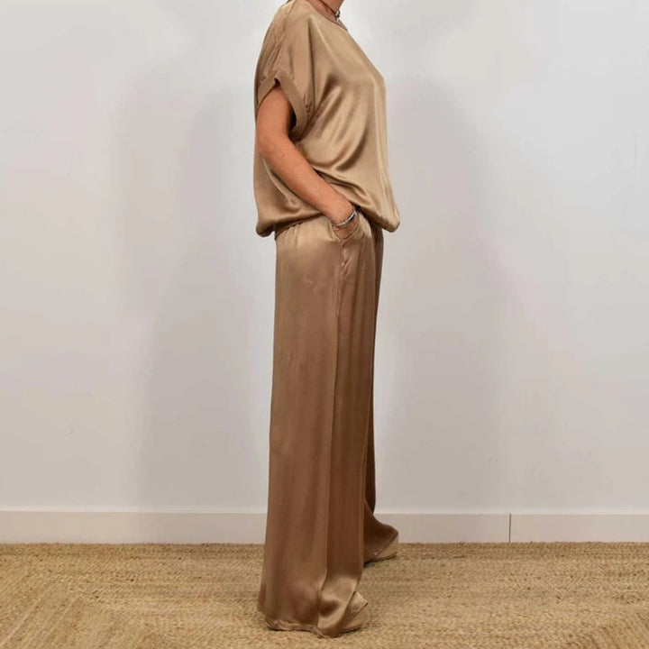 Camel wide-leg pants and short-sleeve blouse set, loose drape