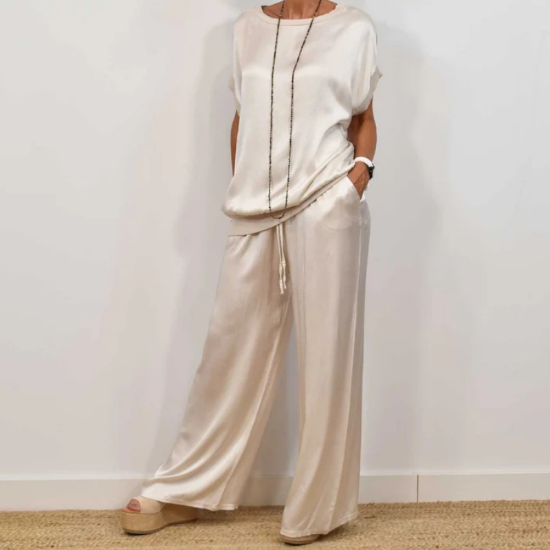 White flowing blouse and wide-leg pants set, short sleeves, relaxed fit