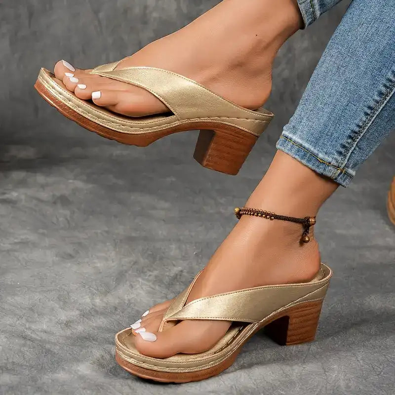 Champagne thong sandals with wide straps and chunky block heel