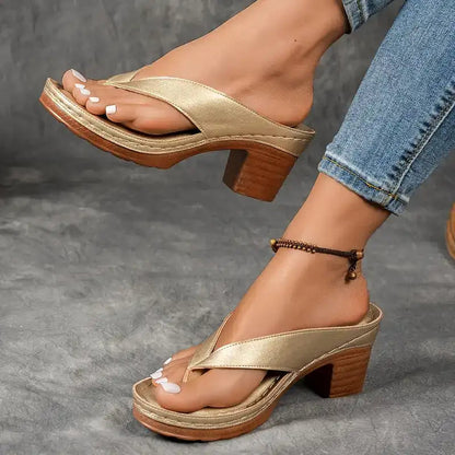 Champagne thong sandals with wide straps and chunky block heel