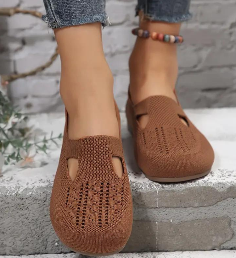 Fiona ergonomic sandals in brown knit with cutout toe and patterned upper