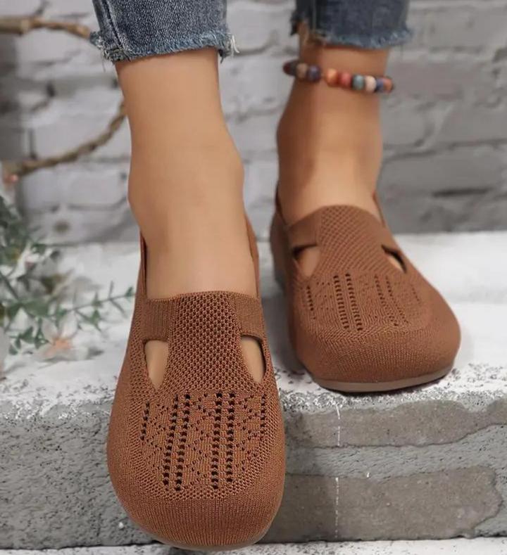 Fiona ergonomic sandals in brown knit with cutout toe and patterned upper