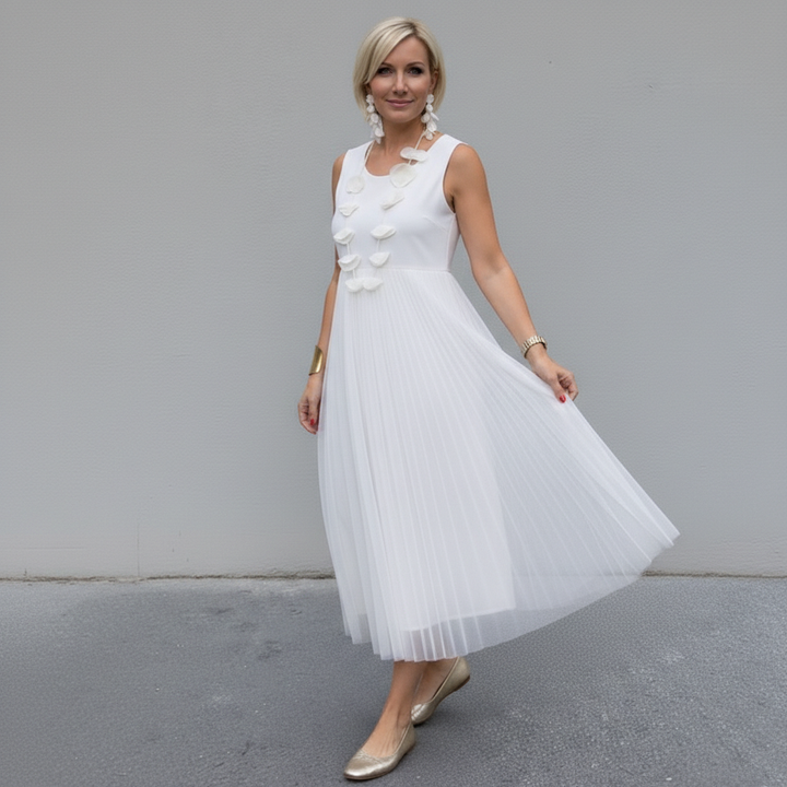 White knit layered dress set with sleeveless top, 3D flower appliques, pleated tulle skirt